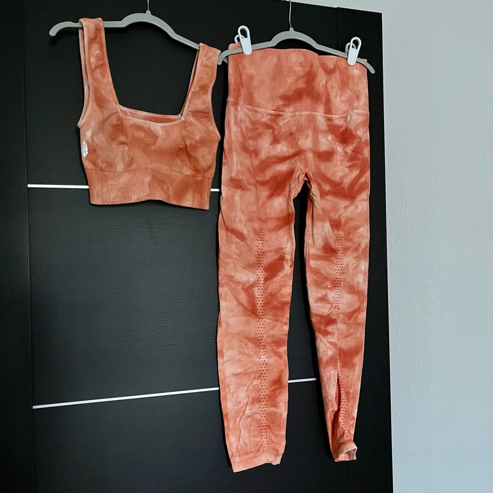 FP Good Karma Tie Dye Set